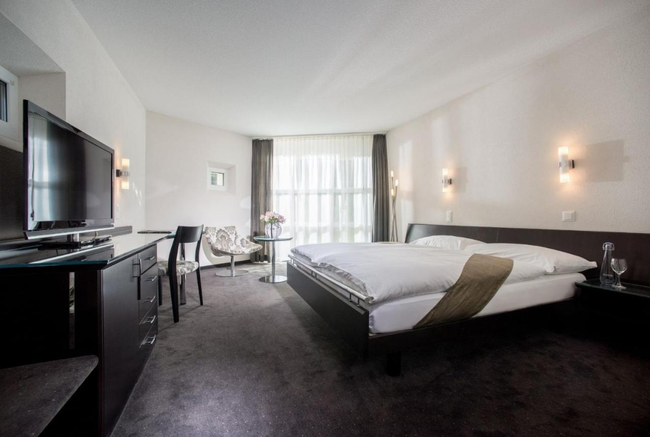 Grand Hotel Les Endroits La Chaux De Fonds Cameră foto